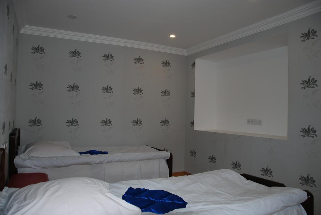 Keti Pilpani Guesthouse เมสเตีย ภายนอก รูปภาพ